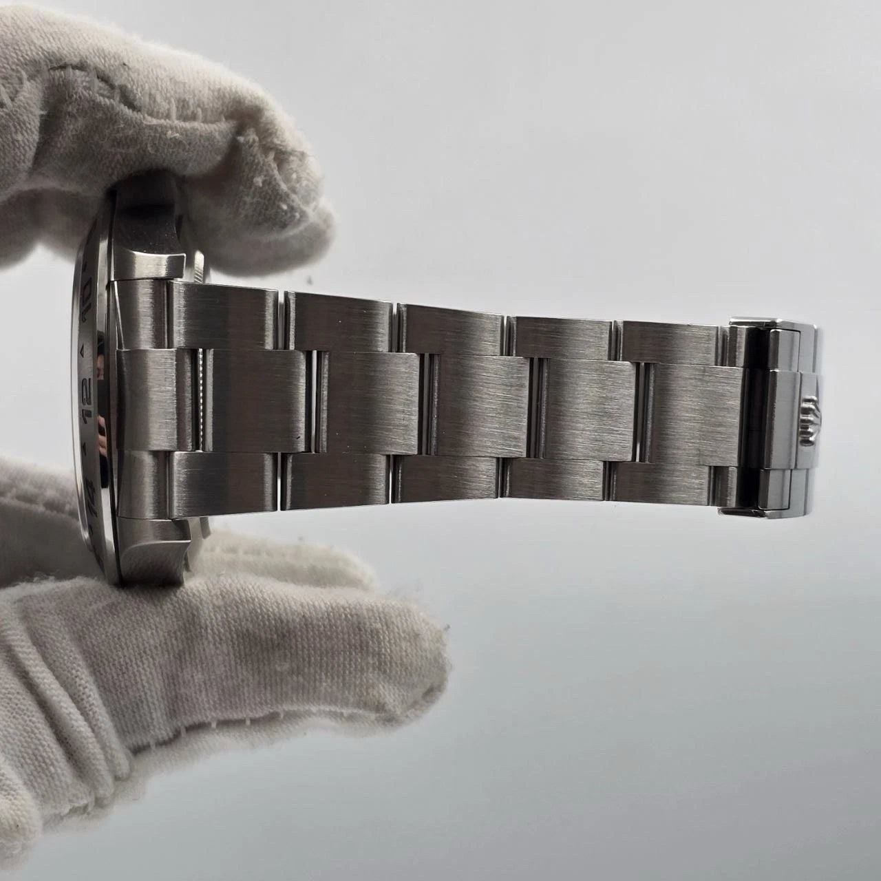 Rolex Explorer II 226570 9