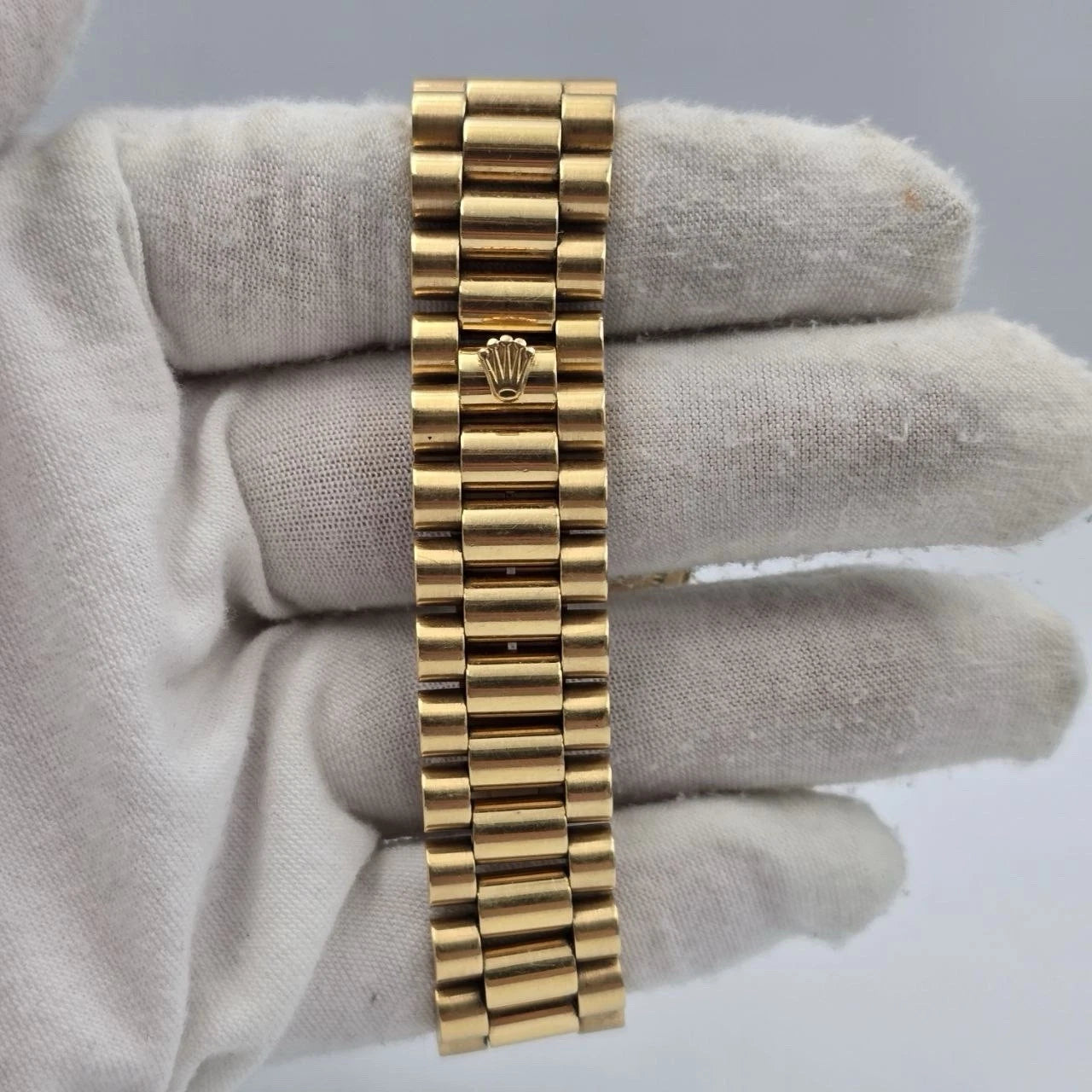 Rolex Day-Date President Gold Champagne Diamond 36mm 18238