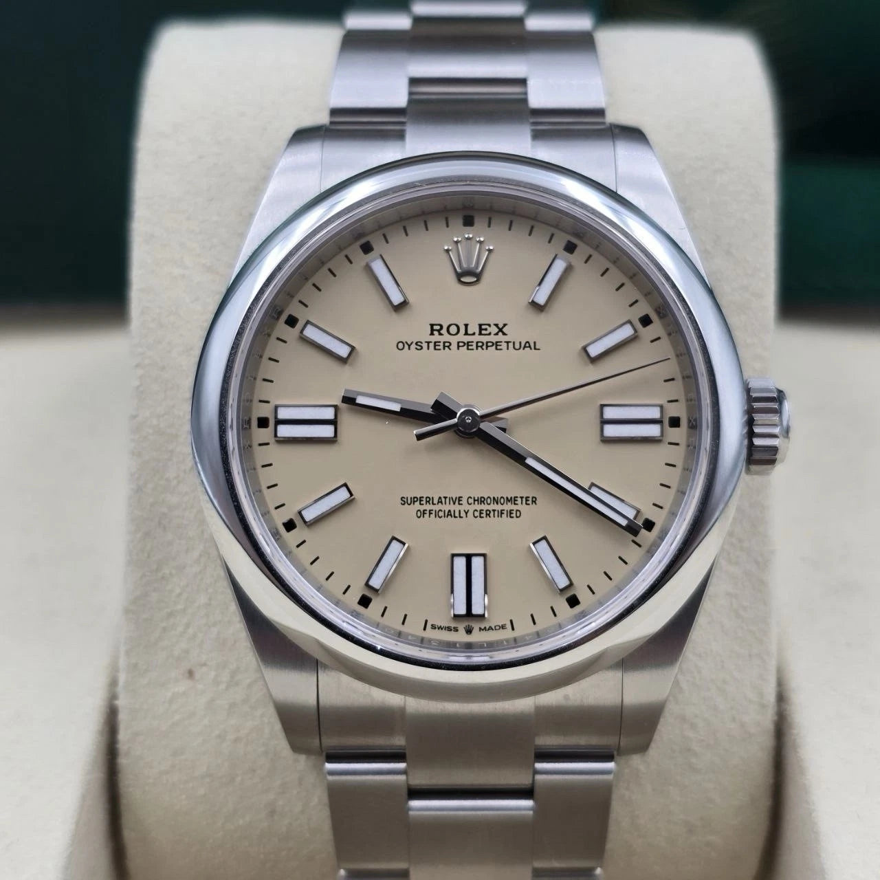 PAPERS 2025 Rolex Oyster Perpetual Stainless Steel 41mm Beige Dial 134300 BOX