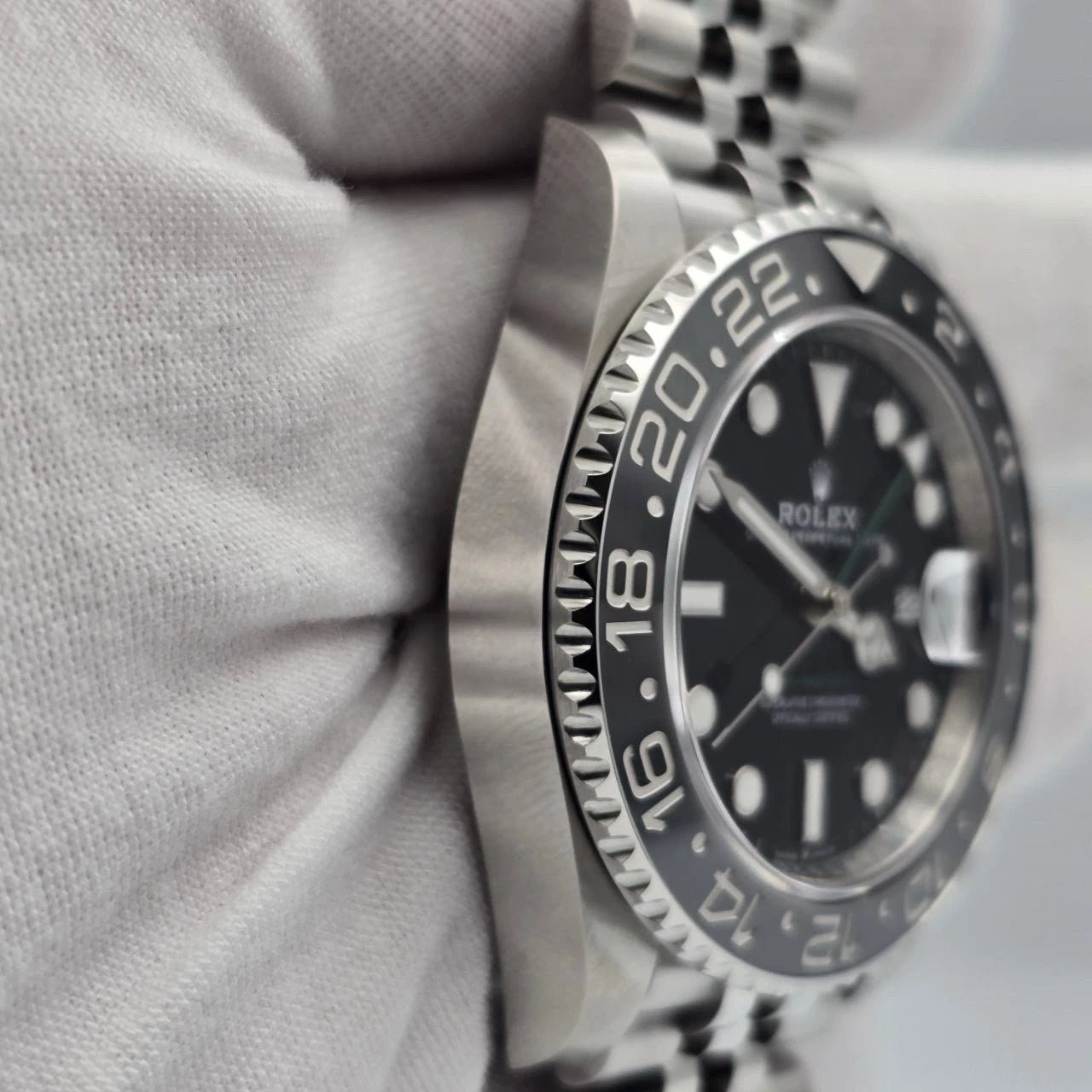 Rolex GMT-Master II 126710GRNR Bruce Wayne