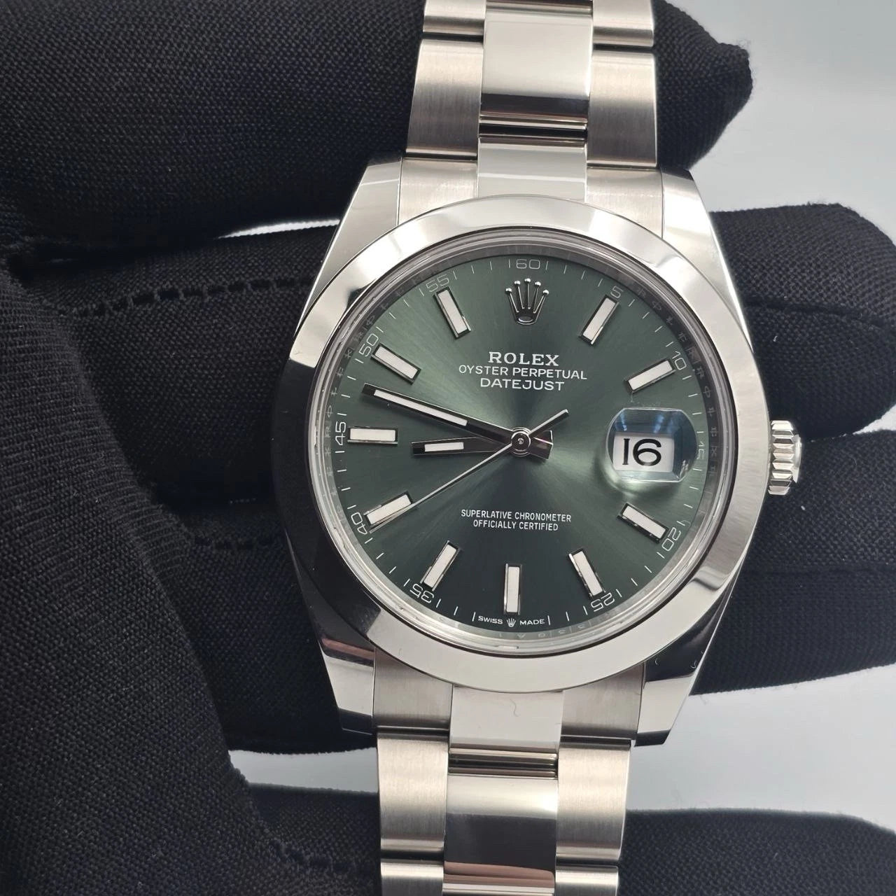 NEW 2025 Rolex Datejust 41mm Mint Green Steel Smooth Bezel Oyster 126300 UNWORN