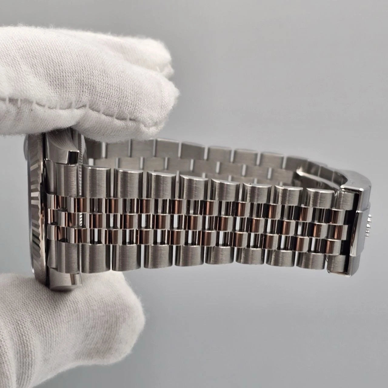 NEW 2025 Rolex Datejust 41mm 126334 Blue Stick Dial Fluted Bezel Jubilee UNWORN