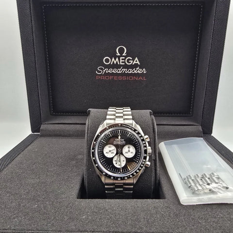 Omega Speedmaster Moonwatch Reverse Panda