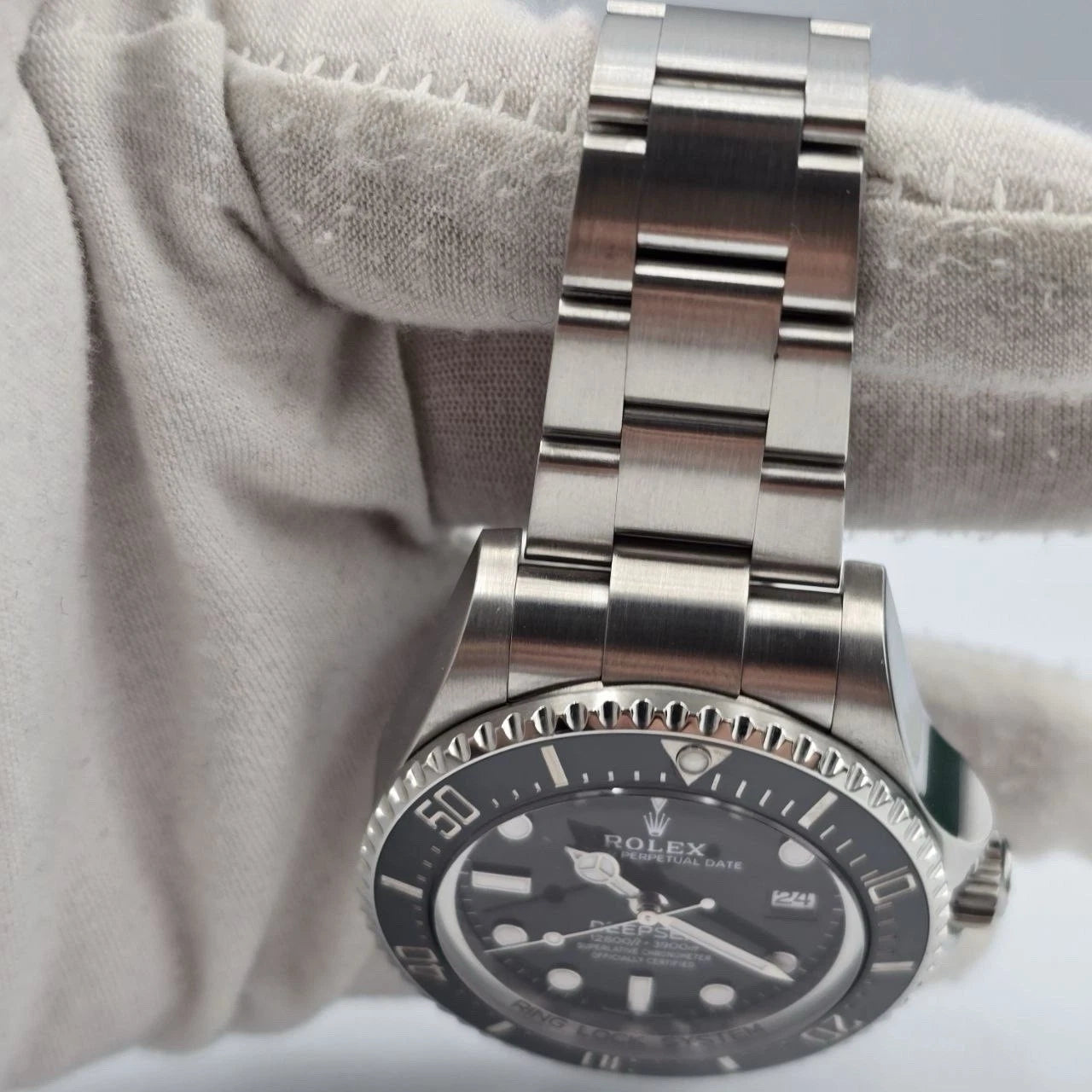 Rolex Sea-Dweller Deepsea 136660 6