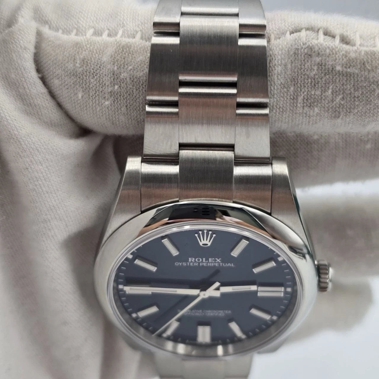 Rolex Oyster Perpetual 124300 6