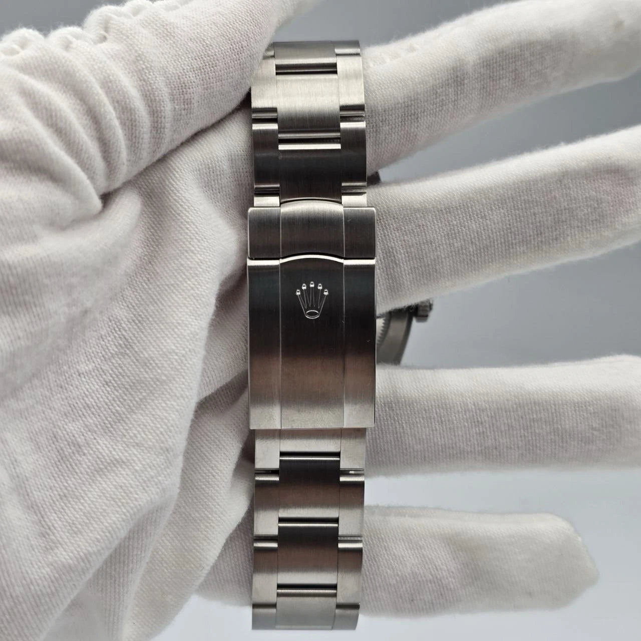 2025 PAPERS Rolex Oyster Perpetual Pistachio Dial Steel 41mm 134300 BOX