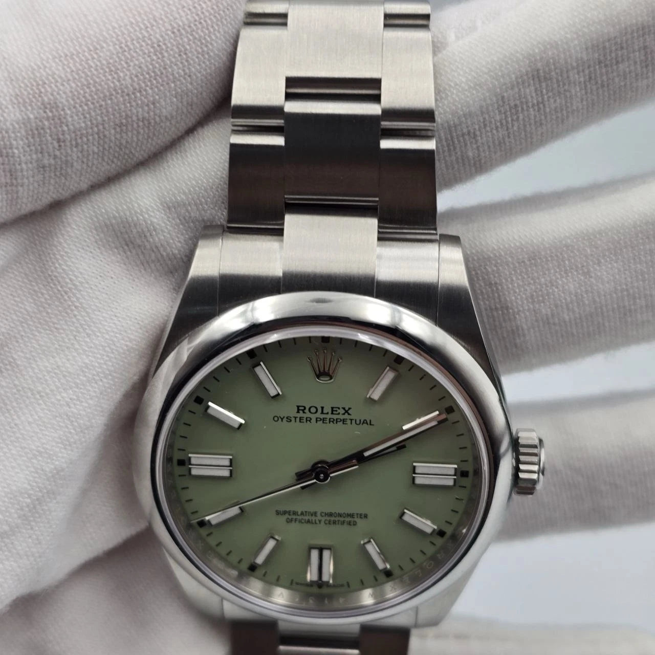 2025 PAPERS Rolex Oyster Perpetual Pistachio Dial Steel 41mm 134300 BOX