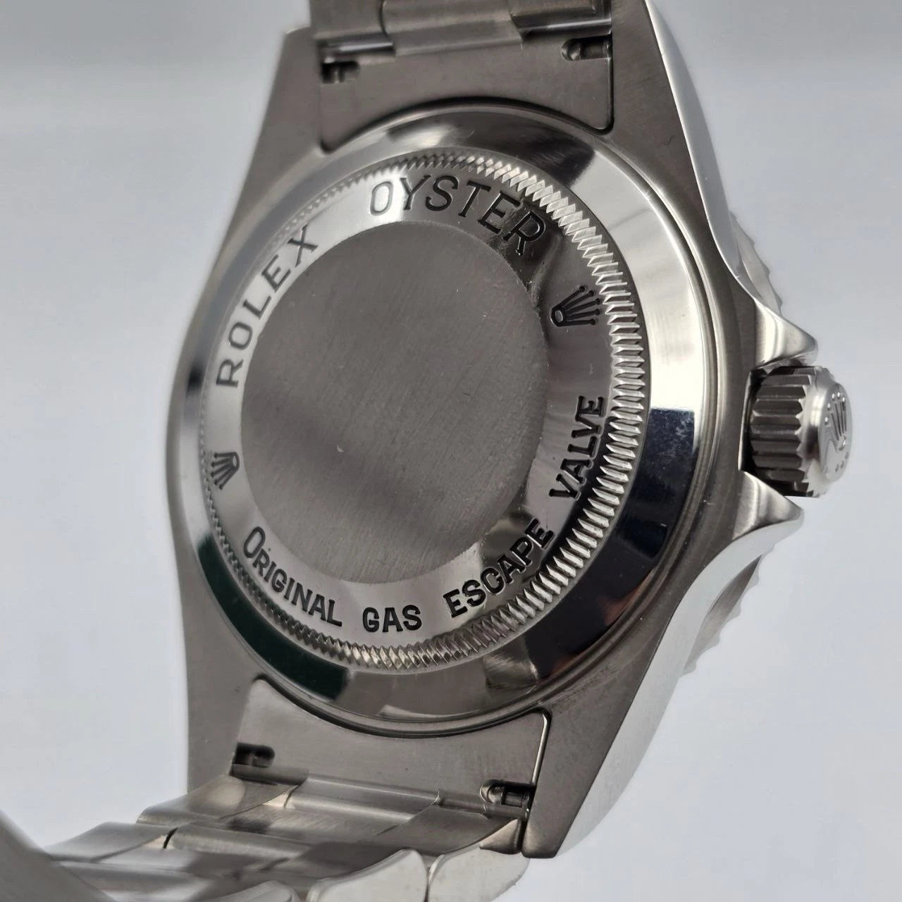PAPERS 2005 Rolex Sea-Dweller 16600 Stainless Steel Black Dial 40MM Watch + RSC