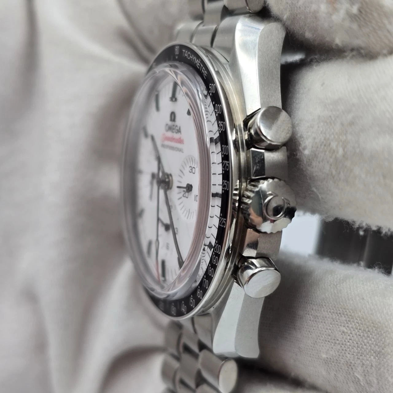 Omega Speedmaster White Dial Steel 42mm 310.30.42.50.04.001 BOX