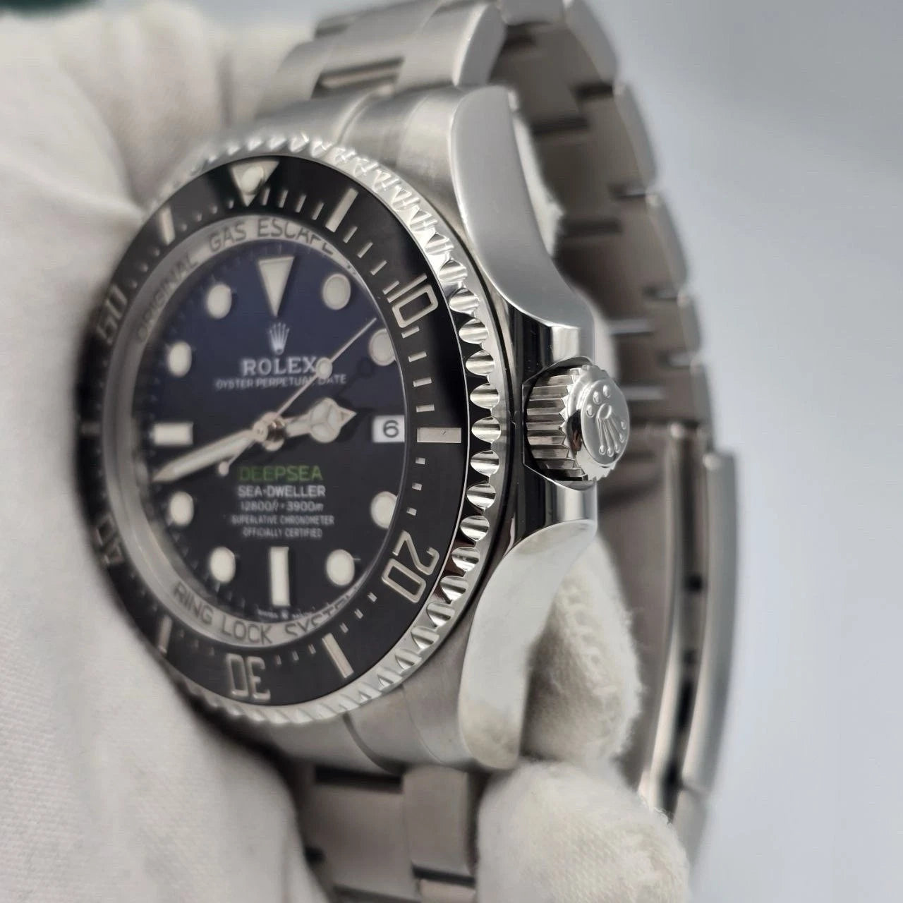 PAPERS 2022 Rolex Sea-Dweller Deepsea James Cameron Blue 126660 44mm Watch BOX