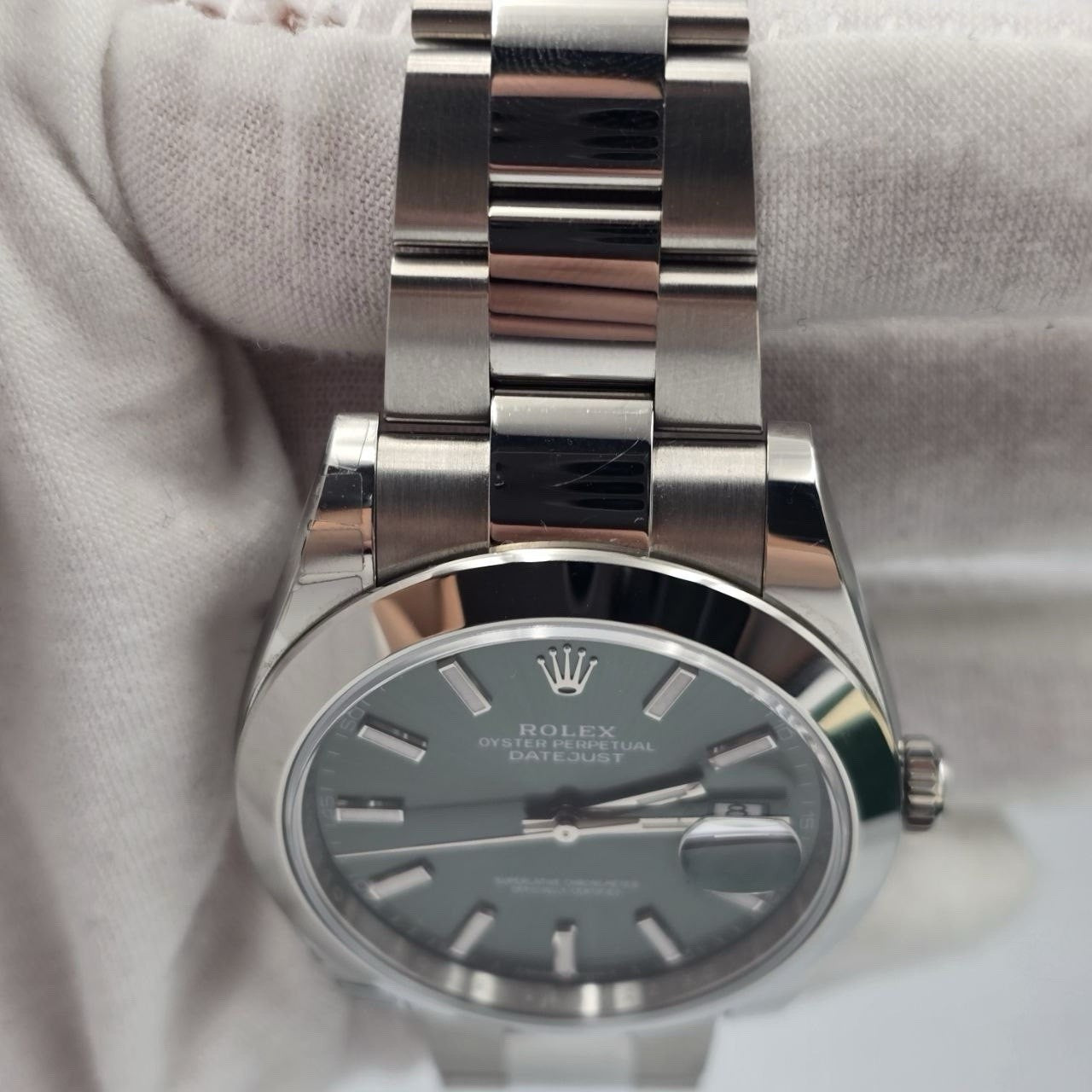 2026 PAPERS Rolex Datejust 41mm 126300 Mint Green Stick Dial Smooth Oyster BOX