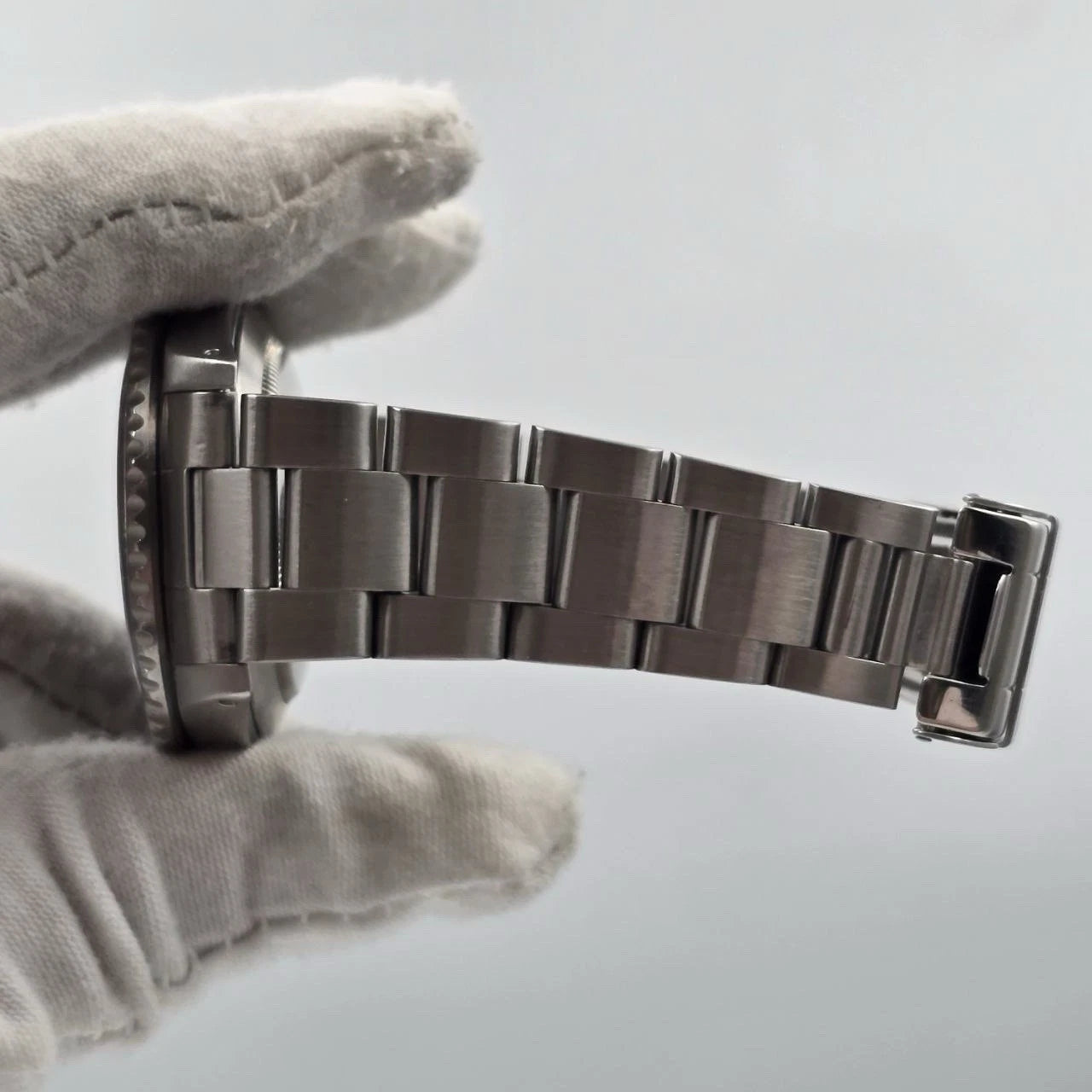 PAPERS Rolex Submariner Date 16610 Black Dial Stainless Steel Oyster 40mm