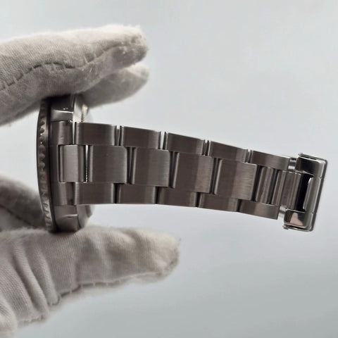 PAPERS Rolex Submariner Date 16610 Black Dial Stainless Steel Oyster 40mm