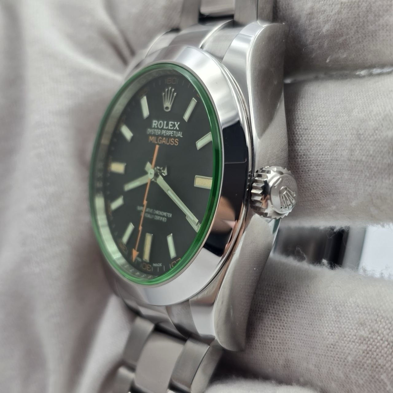 2023 PAPERS Rolex Milgauss 40mm Steel Black Dial Green Crystal 116400GV BOX