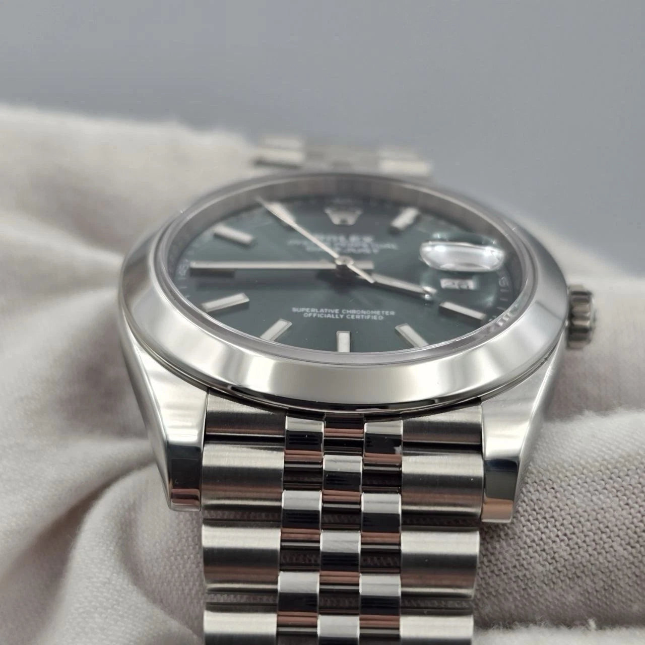 Rolex Datejust 41mm Steel Mint Green Smooth Jubilee 126300