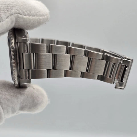MINT Rolex Submariner Date 16800 Stainless Steel Black 40mm Oyster Watch