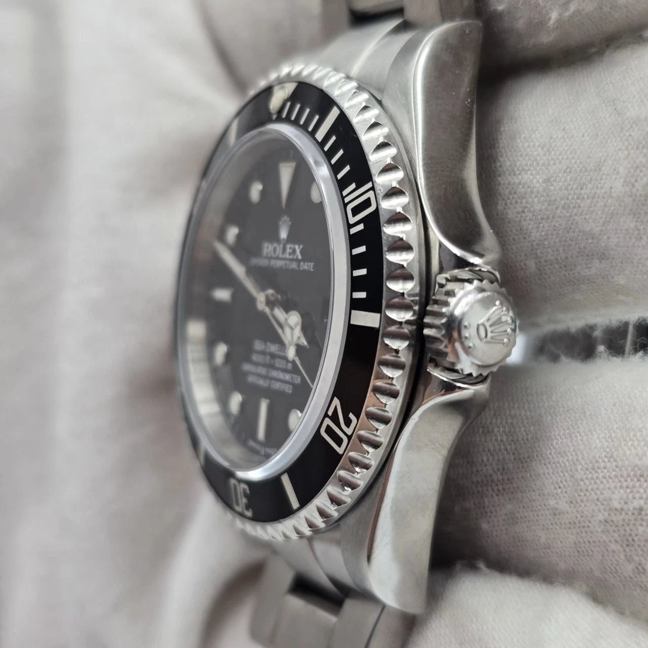2006 Rolex Sea-Dweller Stainless Steel Black Dial 40mm Watch 16600