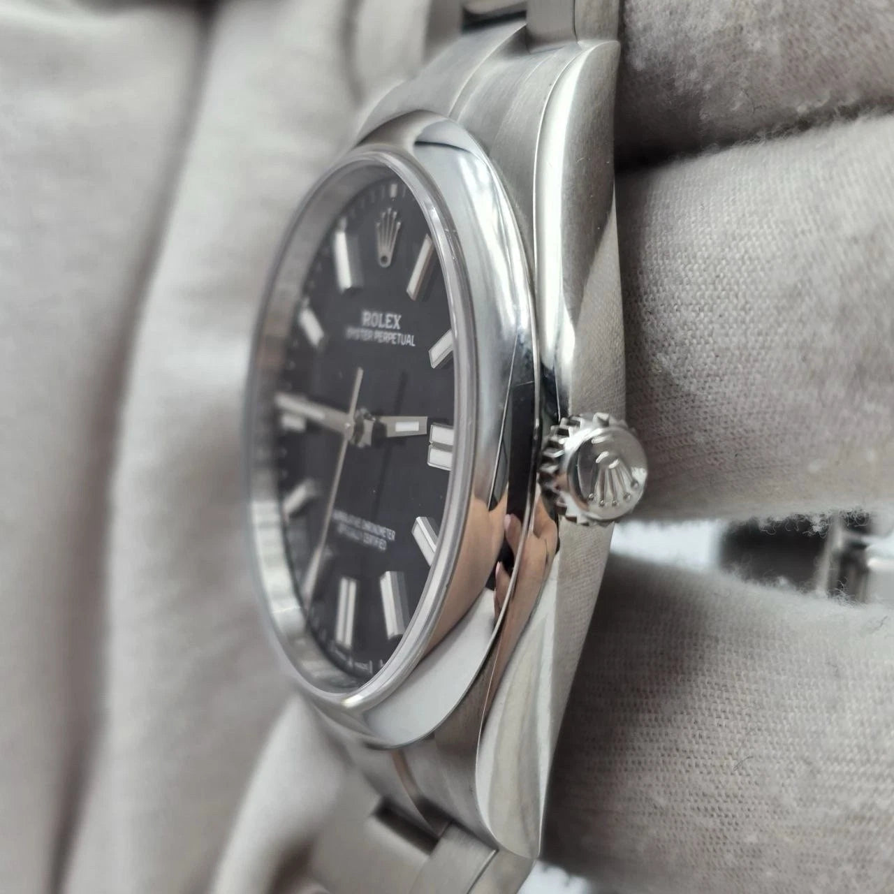 Rolex Oyster Perpetual 124300 4