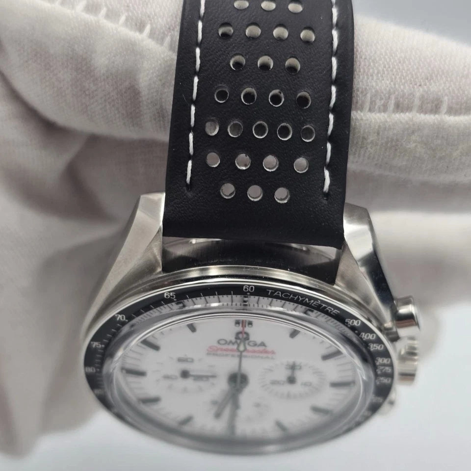NEW 2025 Omega 310.32.42.50.04.002 Speedmaster Professional Moonwatch White Dial