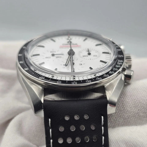 NEW 2025 Omega 310.32.42.50.04.002 Speedmaster Professional Moonwatch White Dial