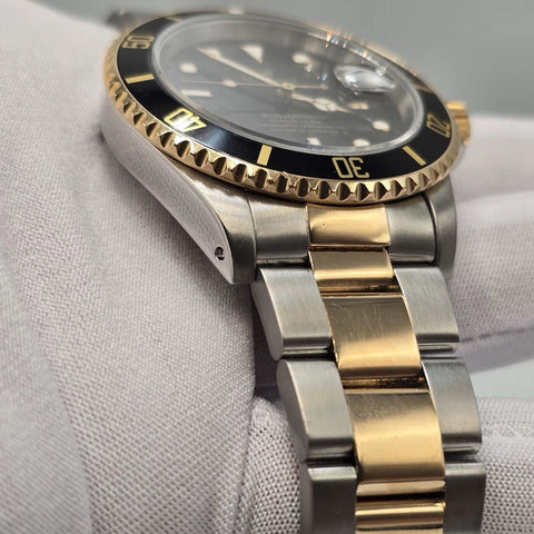 MINT Rolex Submariner Date Black Yellow Gold Stainless Steel 40mm Watch 16613