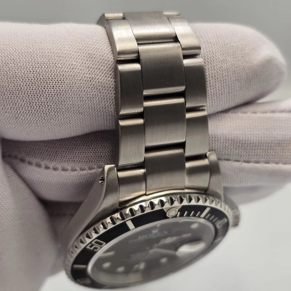 PAPERS 2002 Rolex Submariner Date 16610 Black Dial Stainless Steel Oyster 40mm